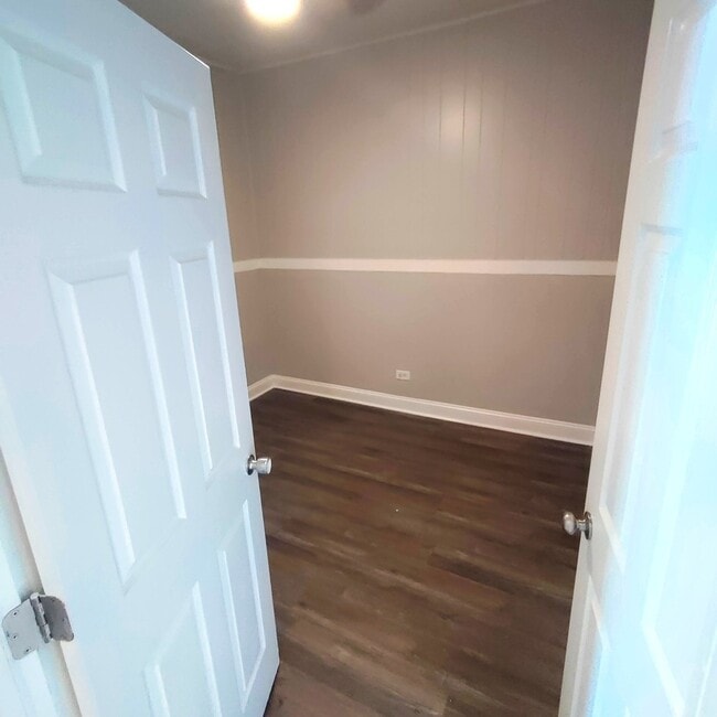 Photo - 1507 E 76th Pl