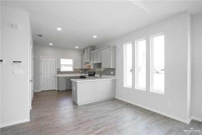 Photo - 32 Puffin Ave