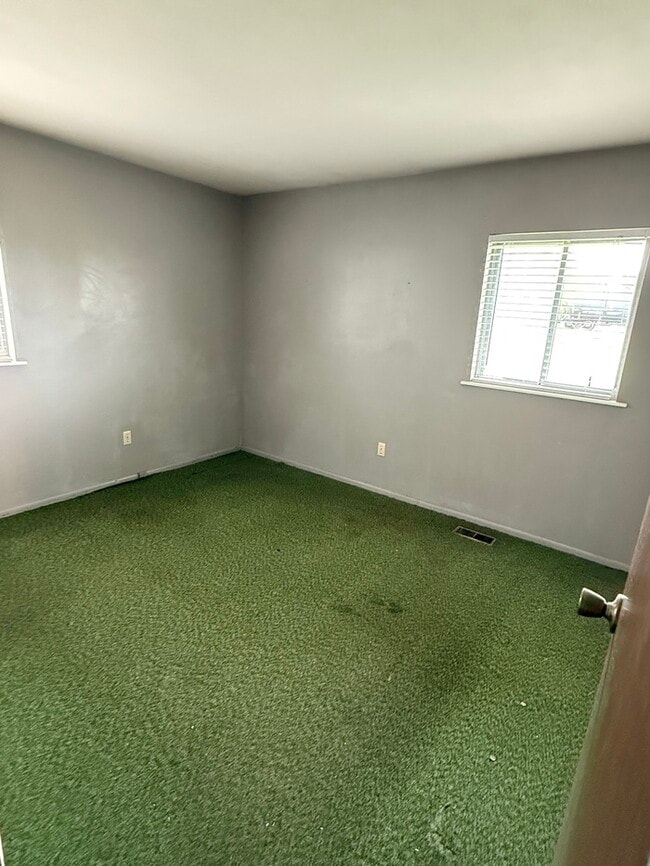 Photo - 303 Wilson Park Ln