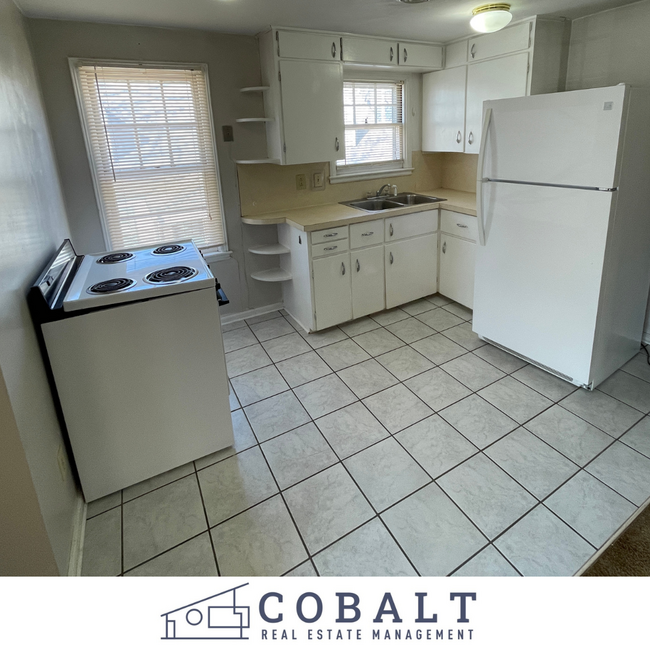 Building Photo - 2 bedroom Home Near Campus! Preleasing for...