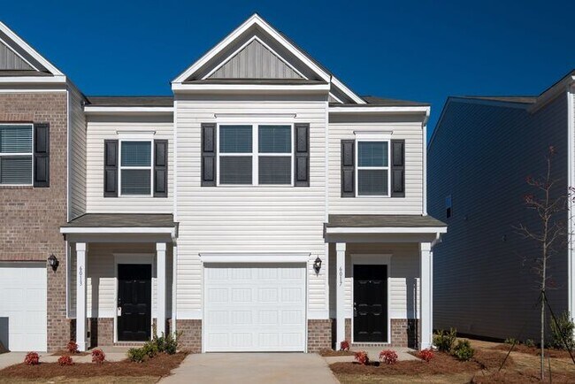 Building Photo - Beautiful Brand New 3 Bedroom 2.5 Bath Townhome in Hickory Glen!