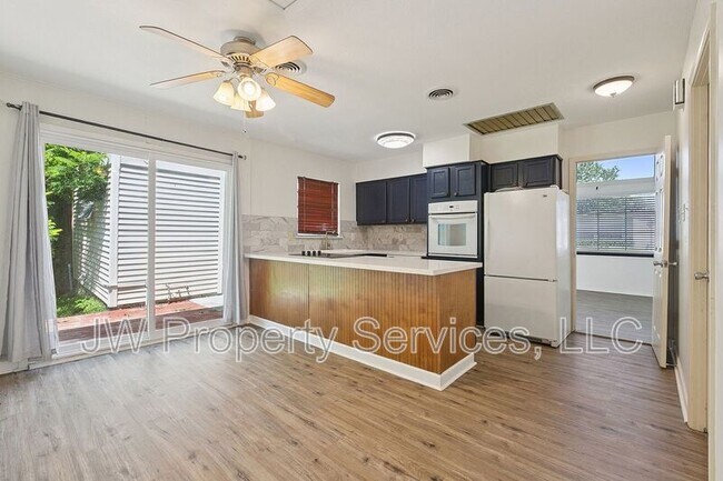 Photo - 5700 Boutall St