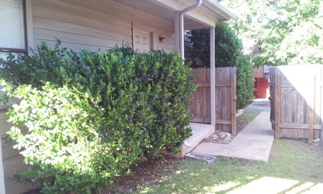 Photo - 8807 Schick Rd