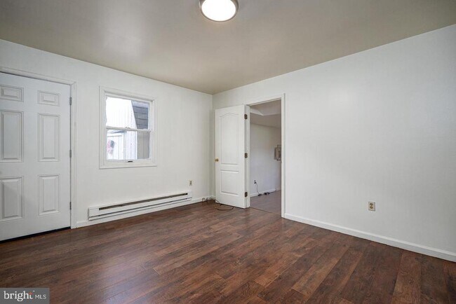 Photo - 3748 Tudor Dr