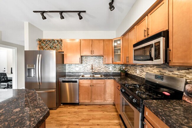 Photo - 1BD Jefferson Park Condo with Office and Parking Spot