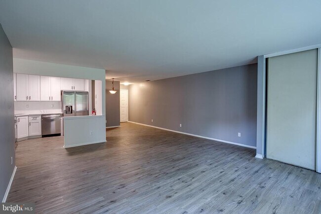 Photo - 2118A Greenwood Ct