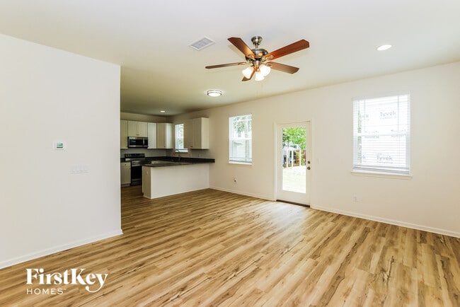 Photo - 456 Monet Ave