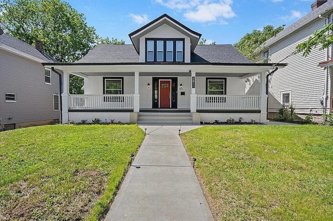 Building Photo - Gorgeous 5 bed 3.5 Bath in Madisonville!! Rental