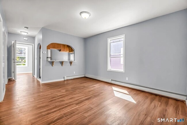 Photo - 589 Winchester Ave Unit 2