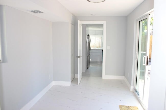 Photo - 522 SE 20th Ct