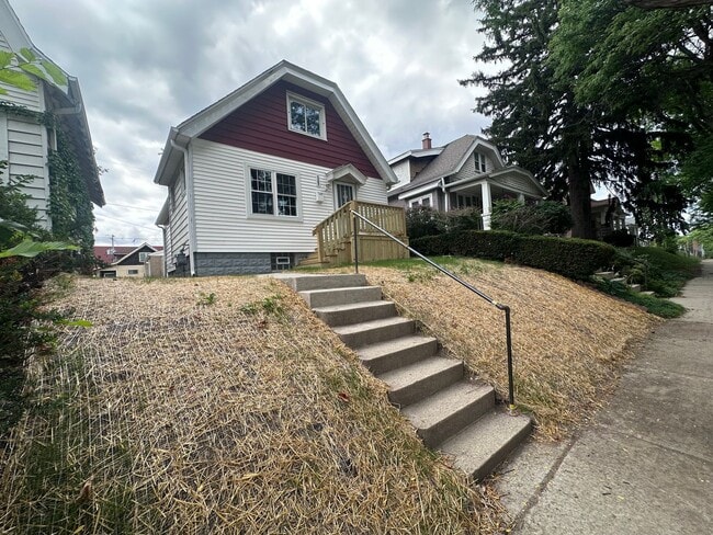Building Photo - 3BR/2BA Rent to Own Home with Large Garage