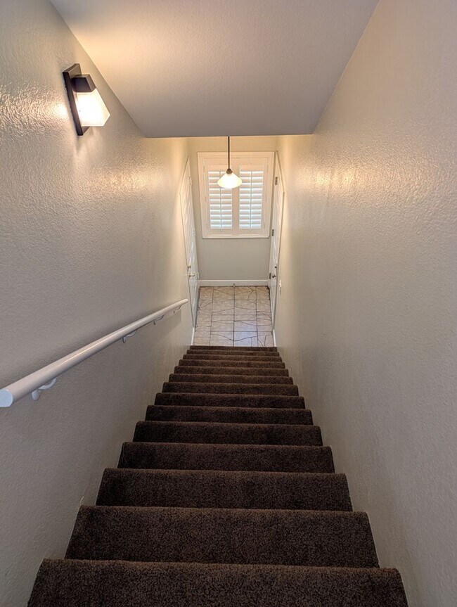 Photo - 2-BEDROOM CONDO AVAILABLE FOR RENT IN WEST...