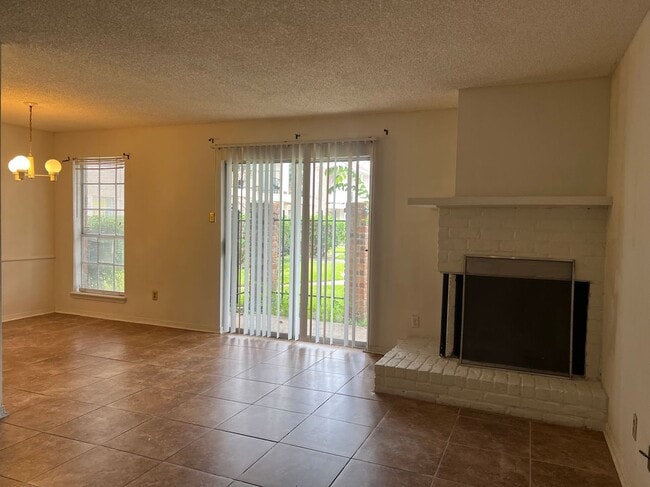 Photo - 2800 Jeanetta St