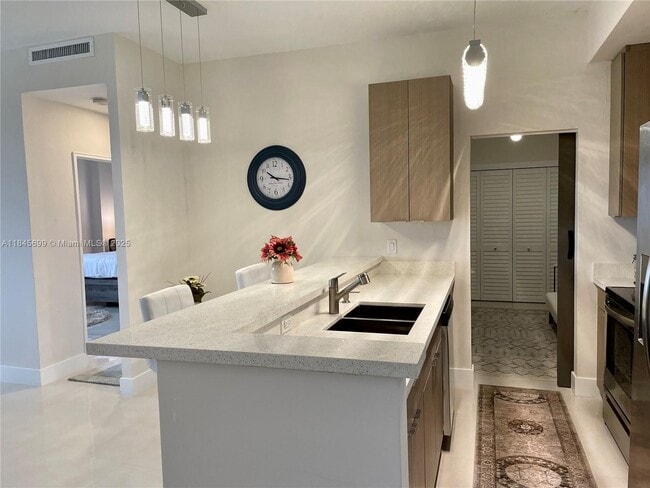 Photo - 10185 Collins Ave Unit PH06(+DEN)