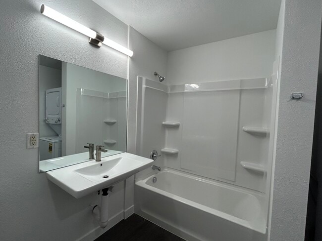 Bathroom - Hughes Station