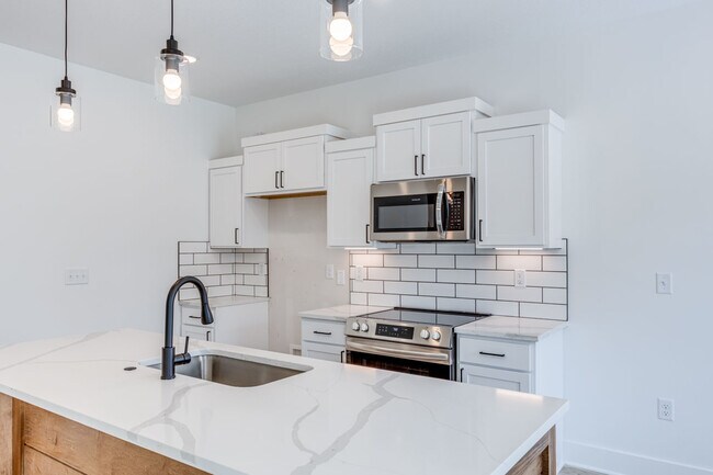 Photo - 8541 W 37th St N