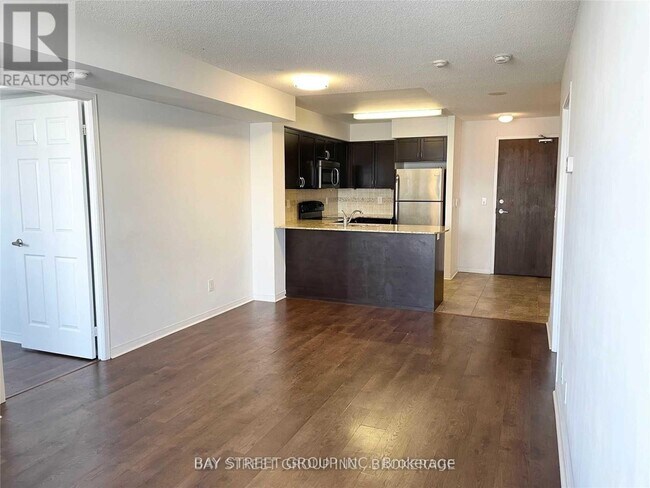 Photo - 73 King William Crescent Unité 702