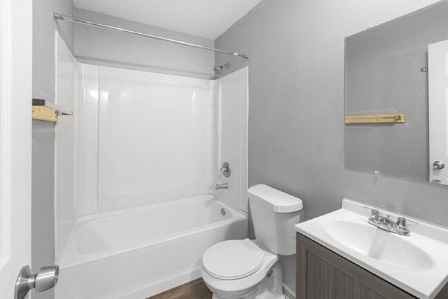 Photo - 711 ManApart Unit 9