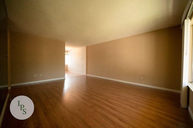 Photo - Fig Garden TownHome, 2BR/1BA – Great location, well maintained community!