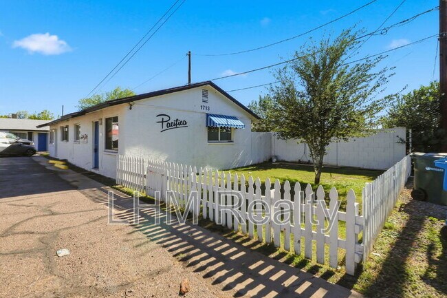 Building Photo - 1713 N 31st Pl Unit Apt 1