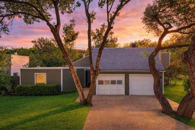 Building Photo - 6810 Thorncliffe Dr