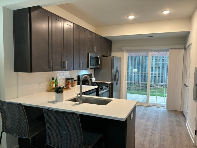 Photo - 1432 Naperville Wheaton Rd