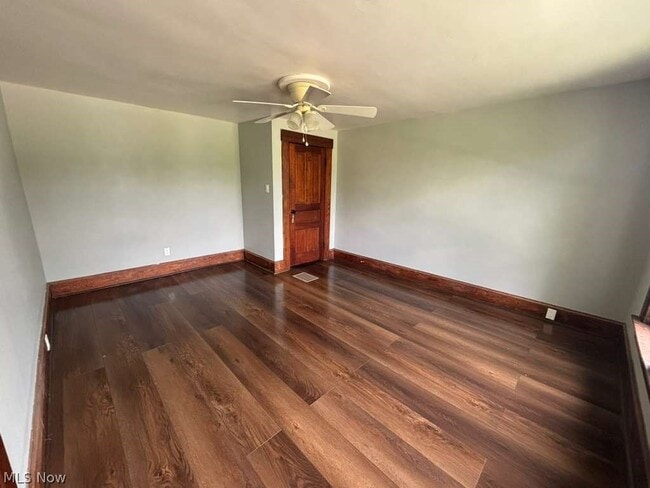 Photo - 1376 W Main St