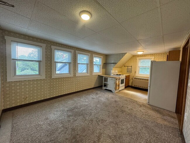 Photo - 265 Bank Street Extension