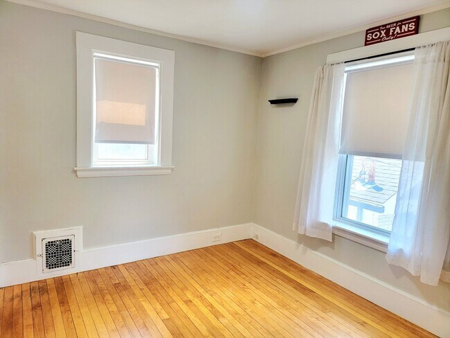 30 Thayer Pl