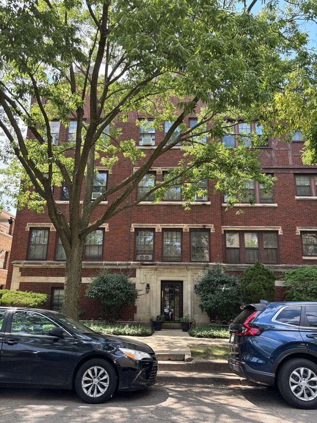 Building Photo - 442 Elmwood Ave Unit 3 Rental