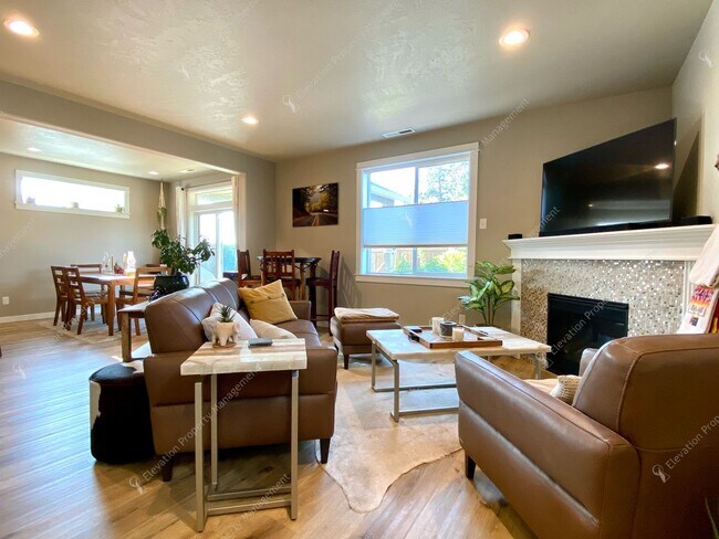 21241 SE Golden Market Ln
