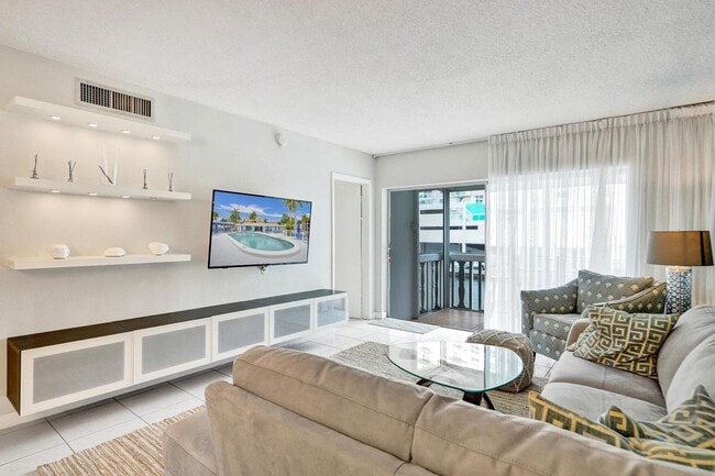 Photo - 450 Paradise Isle Blvd Unit 204