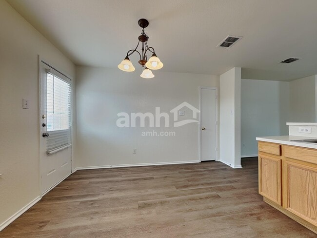 Photo - 1520 Wind Star Way