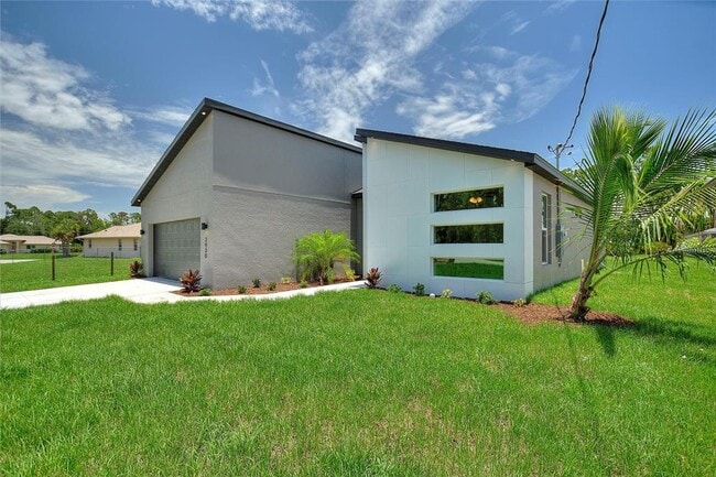 Photo - 2930 Emil St