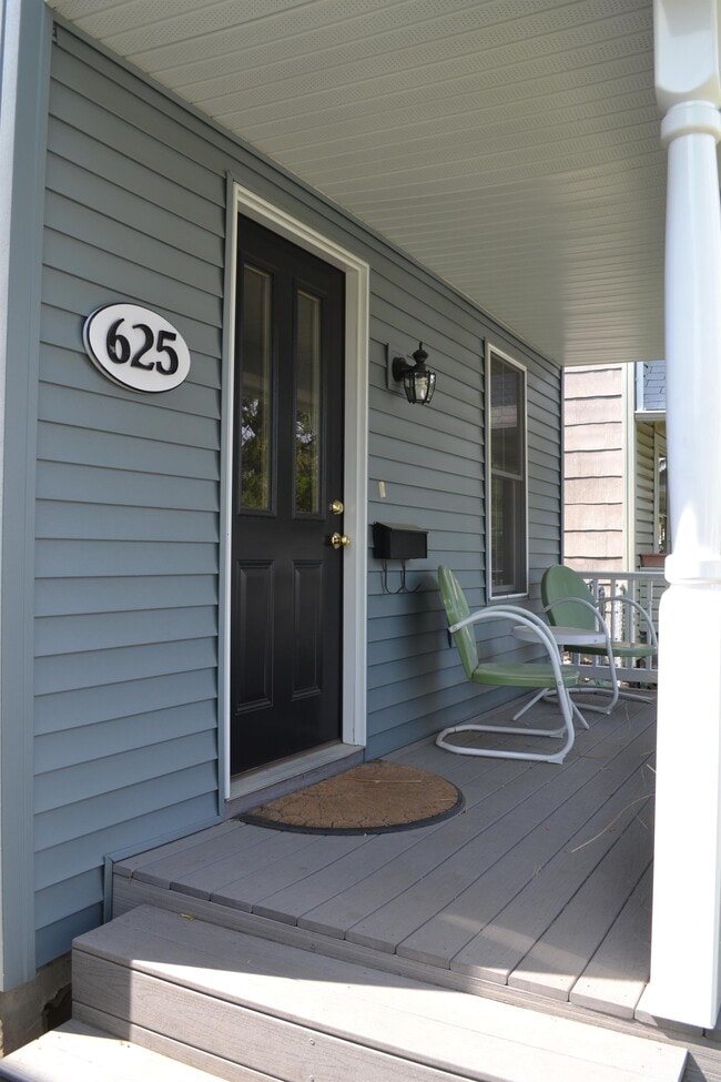 Photo - 625 6th Ave