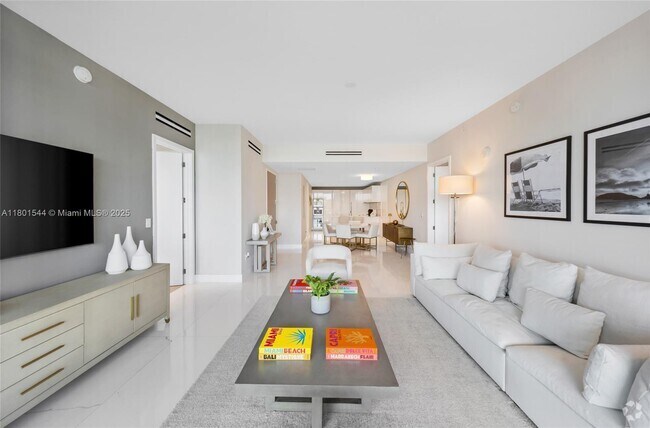 Building Photo - 10201 Collins Ave Unit 305 Rental