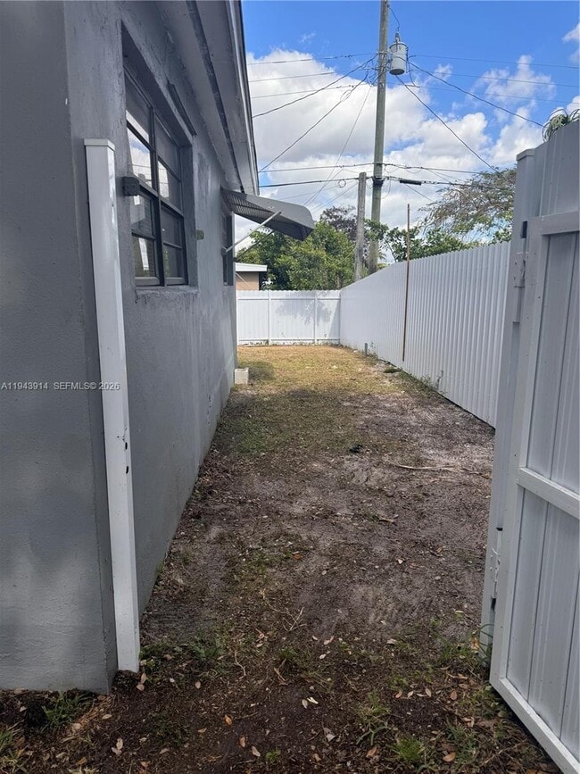 Photo - 5721 SW 41st St