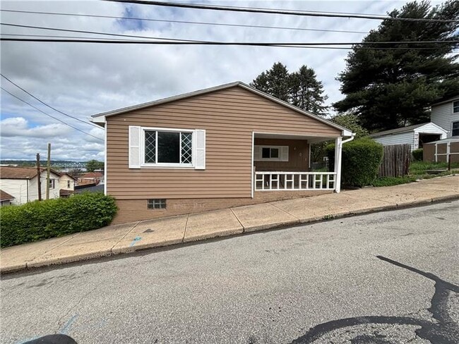 Photo - 401 9th St House