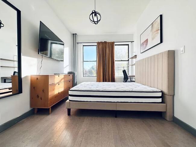 Photo - Furnished room/NOT APARTMENT Unit 2F