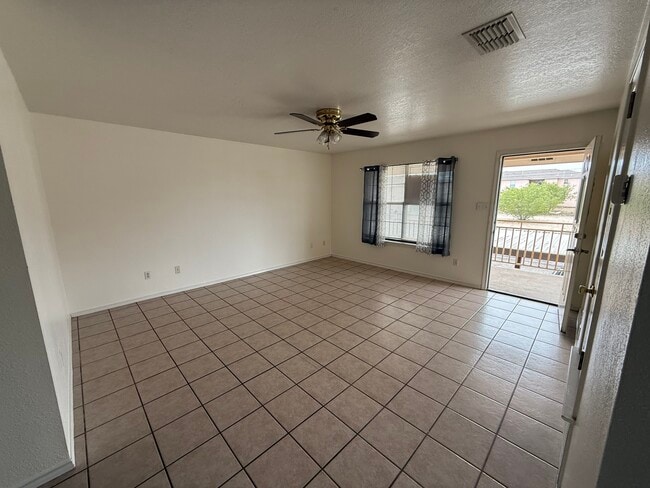 Sala de estar - 107 Alyssa Dr Unidad 107 Alyssa Dr. Apt A