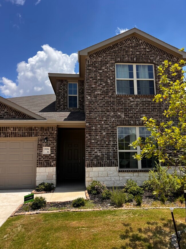 Photo - 3226 Sioux Trl