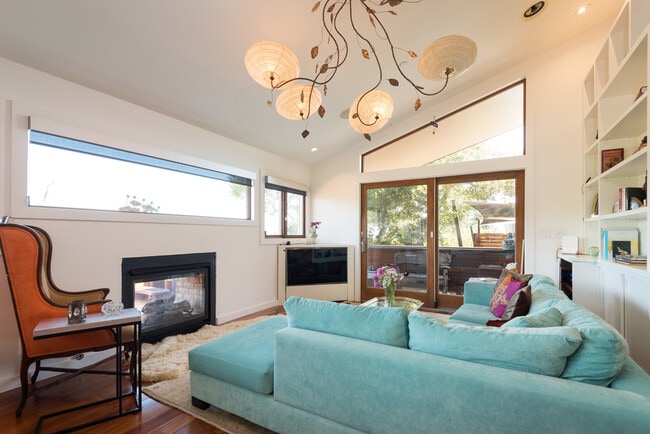 Photo - 7 treetop Ln