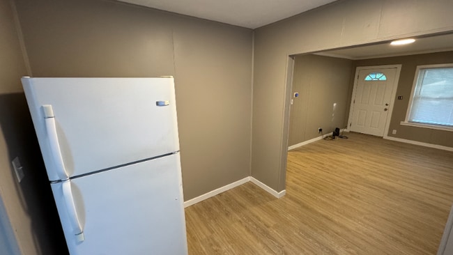 Photo - 404 W 5th St