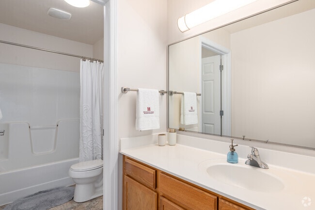 4BR, 2BA - 1,200SF - Bathroom