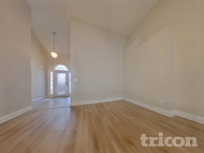 Photo - 349 Morning Star Dr