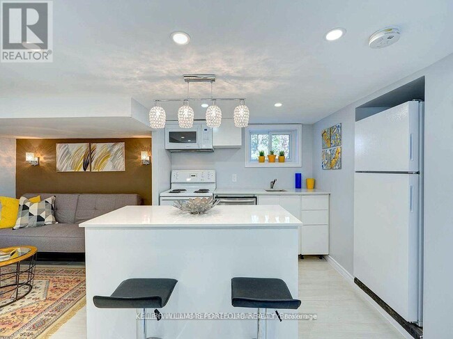 Photo - 431 Kingston Rd