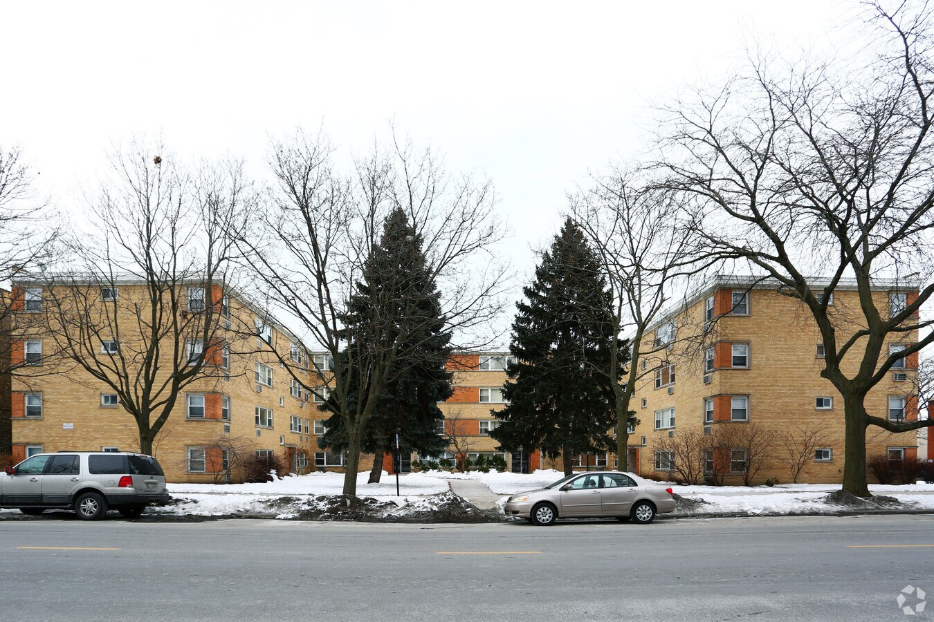 Photo - 7423-37 N Ridge Rd