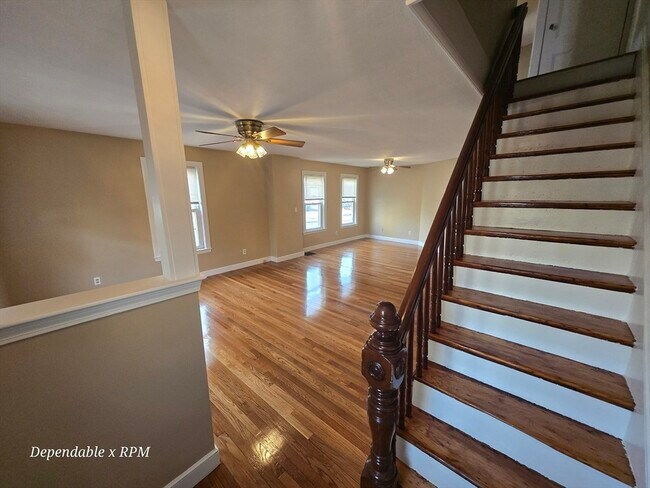 Photo - 232 Nahatan St