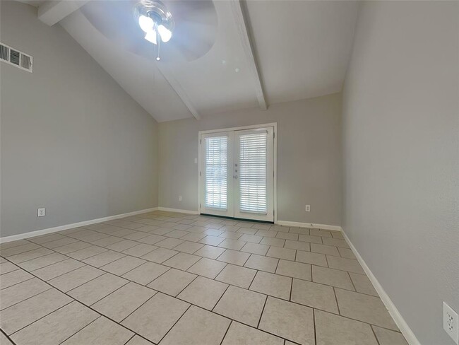 Photo - 2319 Shadbury Ct