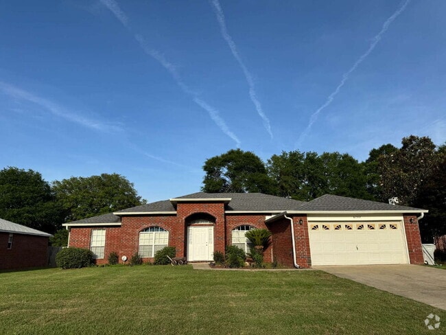 Building Photo - "Spacious 4-Bed Family Home in Milton with...